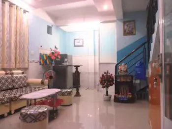 Mi Mi Backpackers Hostel - Image 1
