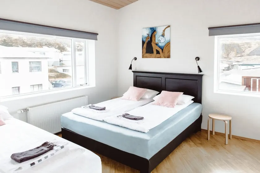 Guesthouse and Gallery - Image 1