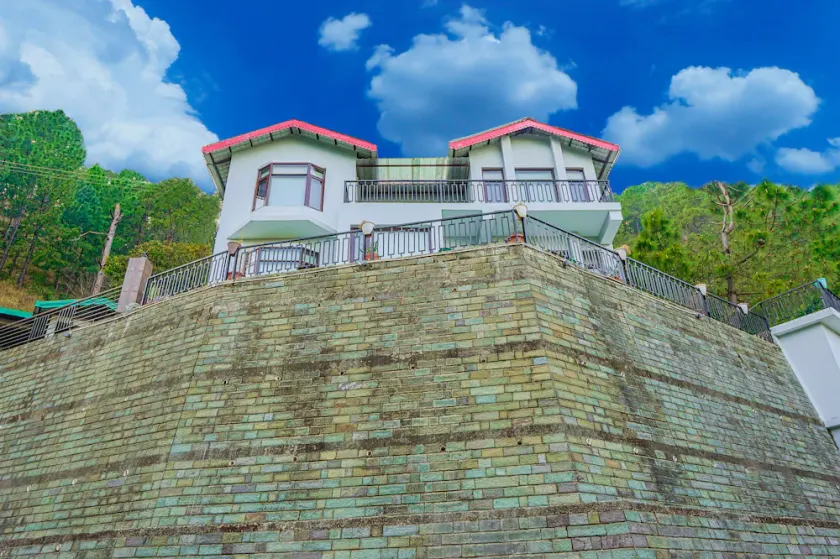 Kia Kasauli Chalet 3 BHK by Dumnu Homes - Image 1