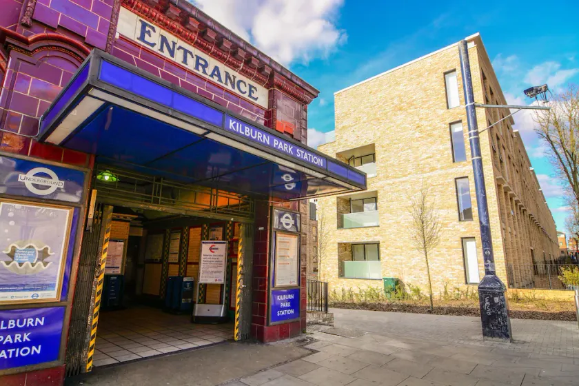 Apartment Wharf -  Cambridge Avenue - Image 1