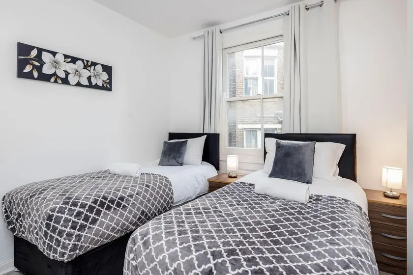 Stunning 1-Bed Apartment in London Lewisham - Image 1