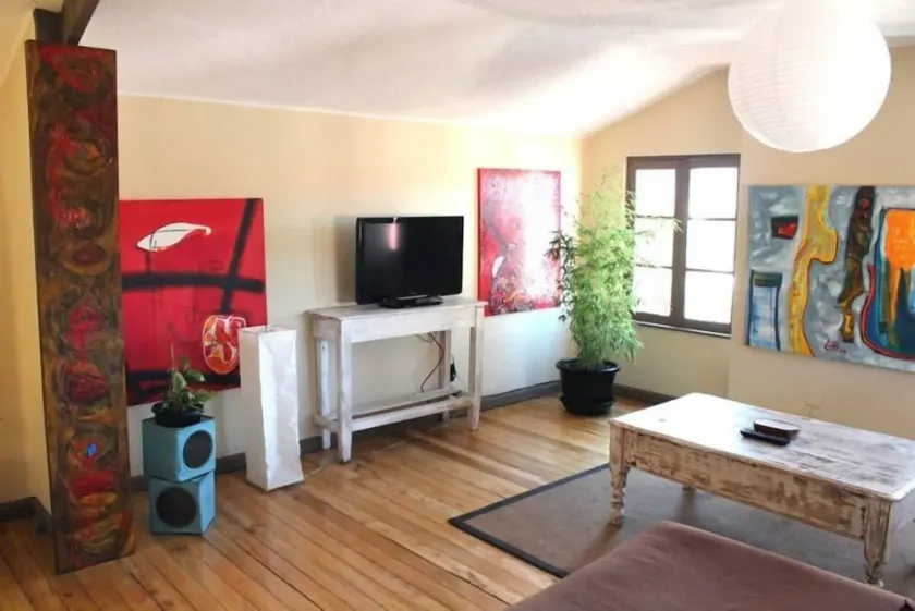 A La Maison - Image 1