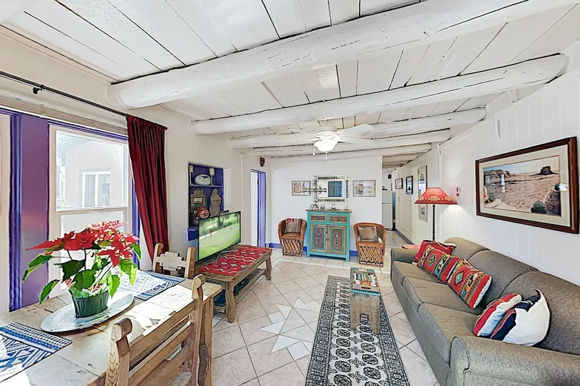 Charmed Casita W/ Private Backyard, Near Plaza 1 Bedroom Cottage - Image 1