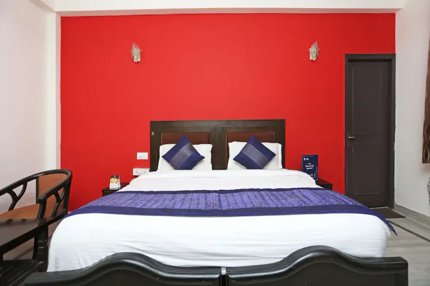 Royal Inn by OYO Rooms - Image 1