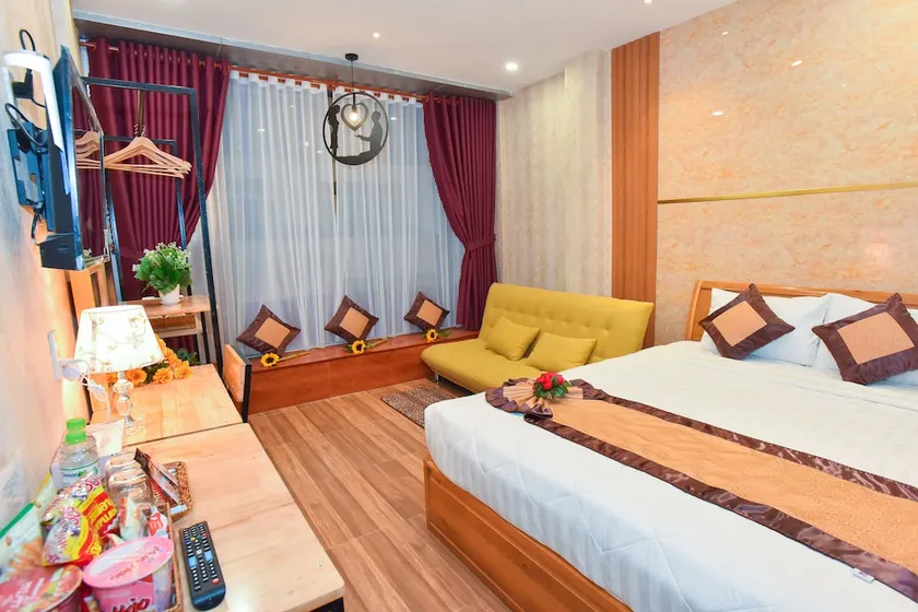 Henry Iris Hotel - Image 1