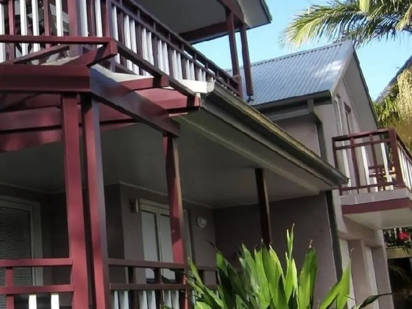 Sea Eagle Manor - Image 1
