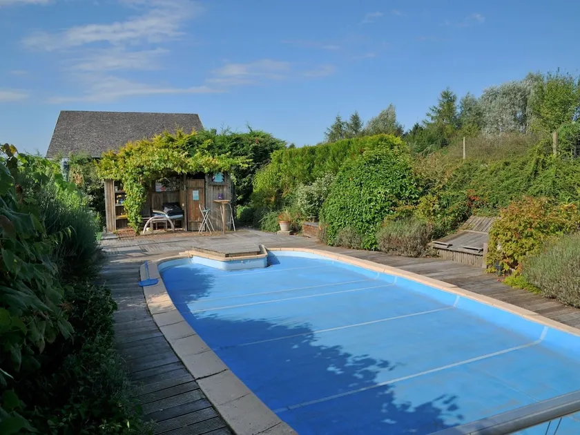 Family Home in Stunning Setting With Swimming Pool - Image 1
