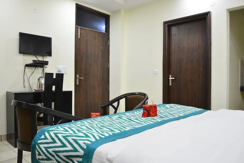 Hotel Rampal Palace - Image 1