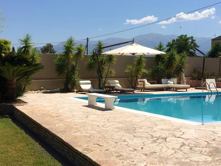 Holiday Home 28th October 34 - Image 1