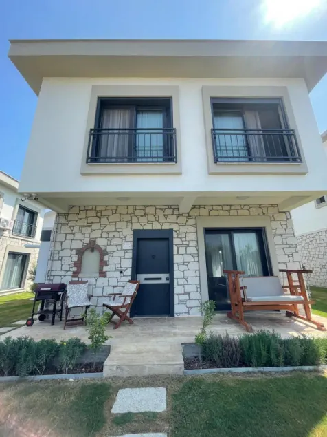 Lovely House With Private Pool in Urla Izmir - Image 1