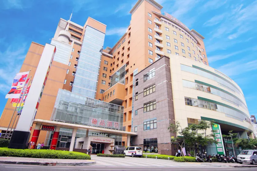 Chateau de Chine Hotel Xinzhuang - Image 1