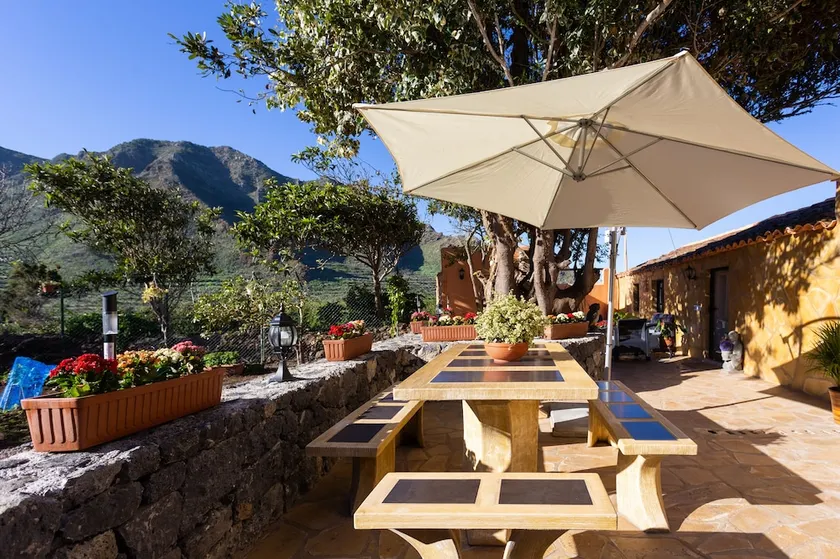 HomeLike Rustic House orchard and Wifi - Image 1