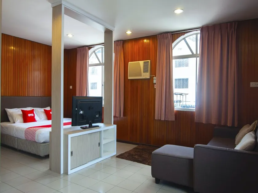 Kristal Hotel by OYO - Image 1