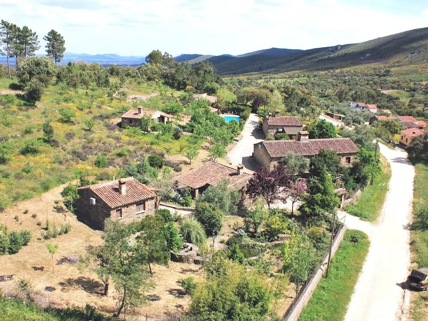Rural Farmhouse in Valencia de Alcántara With Pool - Image 1