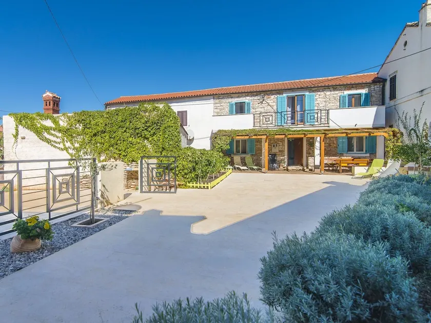 Charming Stone House on a Walking Distance From the Beach - Image 1