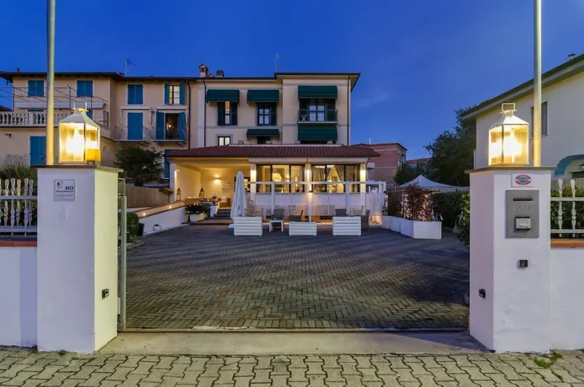 Villa Toscana - Image 1