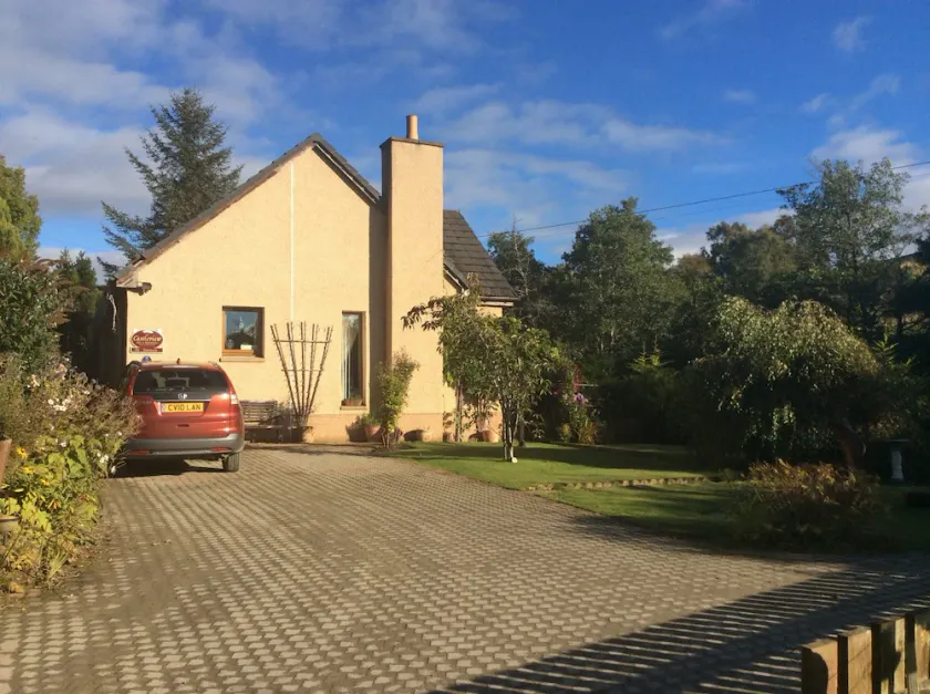 Castleview Bed & Breakfast - Image 1