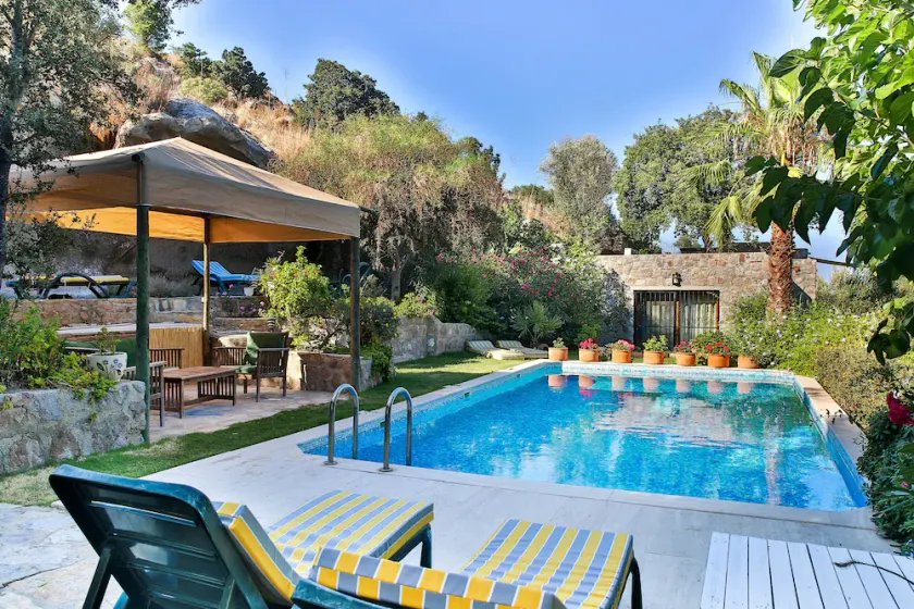 Important Group Villa BD420 6 Bedrooms - Image 1