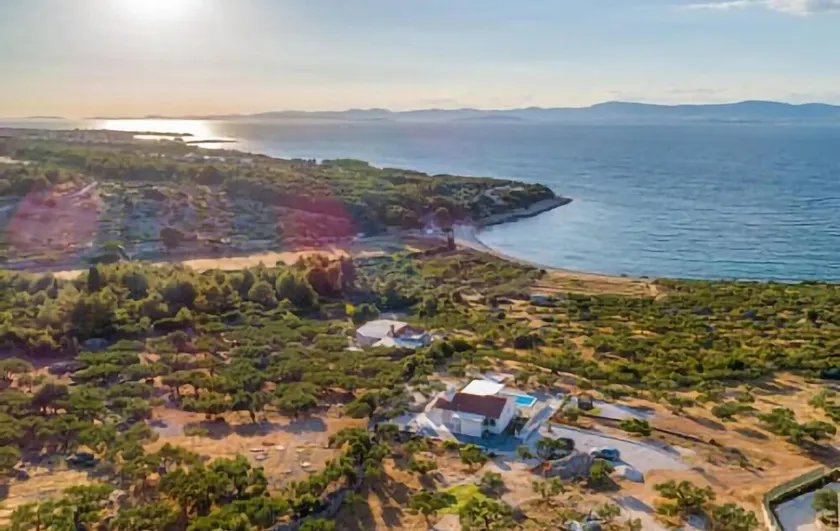 Stunning Home in Splitska-supetar With 3 Bedrooms, Wifi and Outdoor Swimming Pool - Image 1