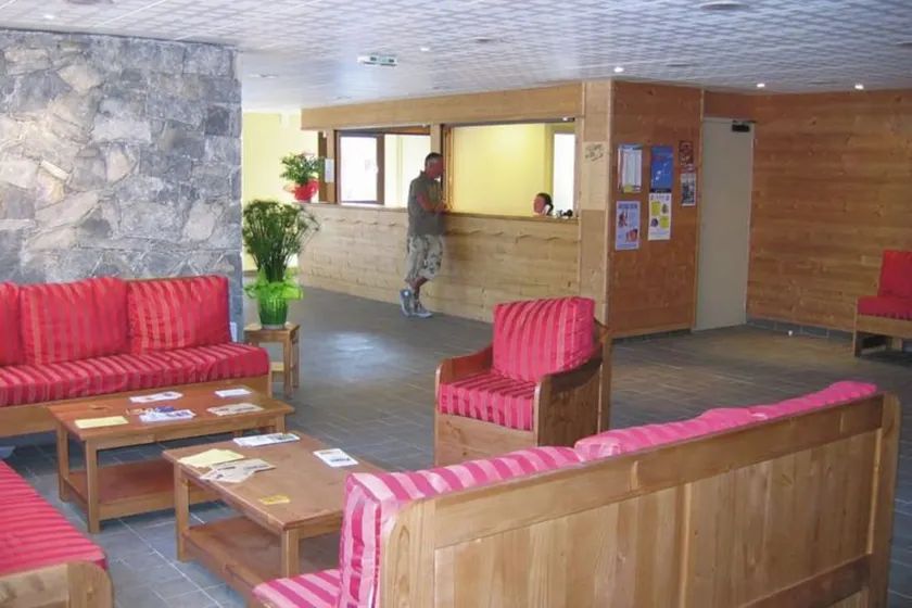 Spacious Apartment With a View Near the Slopes of Valloire - Image 1
