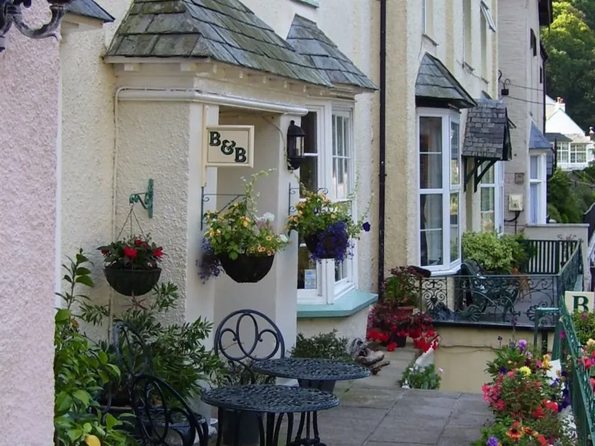 Hillside House - Guest House - Image 1