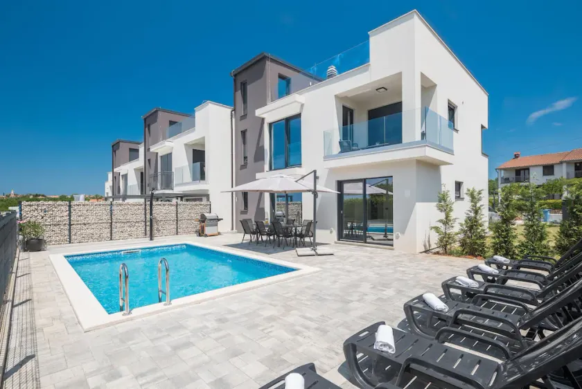 Beautiful Home in Radmani With Outdoor Swimming Pool, 2 Bedrooms and Heated Swimming Pool - Image 1