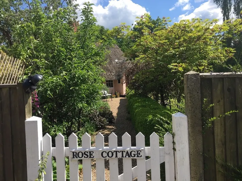 Lou’s B&B - Image 1