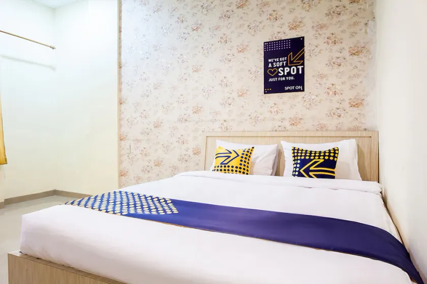 Executive Inn 2 by OYO Rooms - Image 1