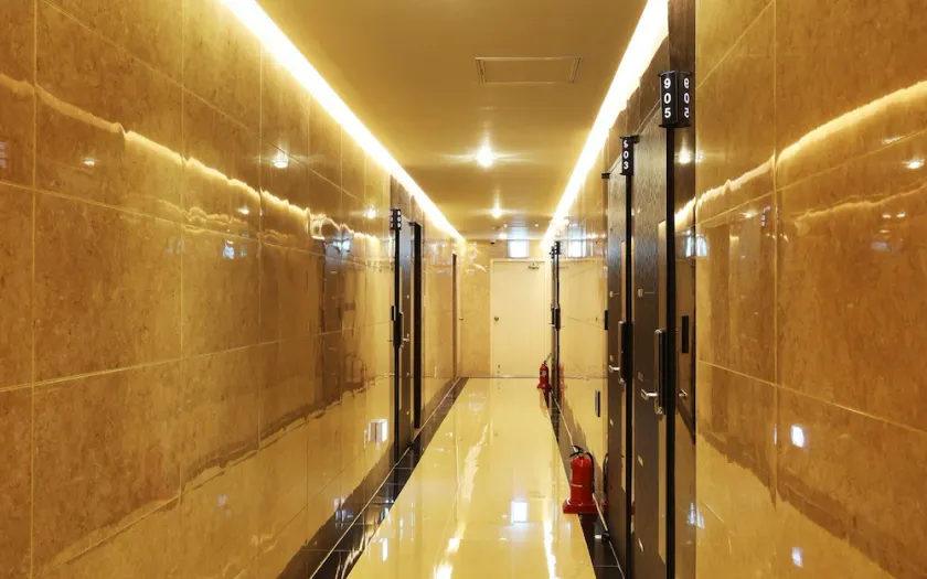 Hotel Grand Suite - Image 1