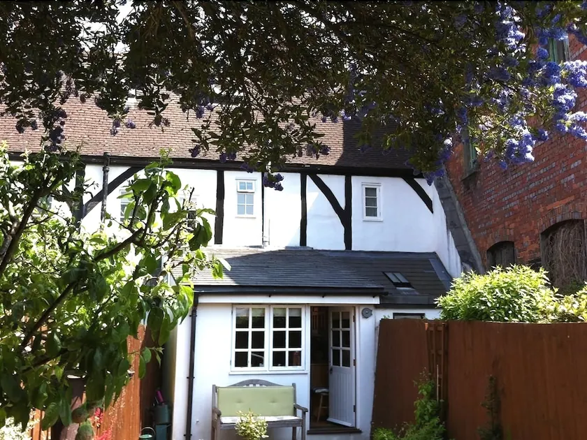 Thimble Cottage, SALISBURY - Image 1