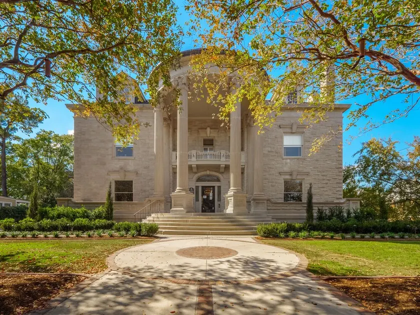 Graystone Inn - Image 1