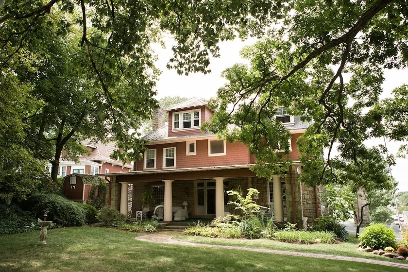 Brownsville Road House Bed Breakfast - Image 1