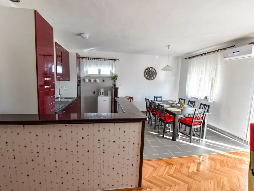 Atractive Villa - Apartment With Private Swimming Pool in Quiet Area, 8 Bedrooms - Image 1