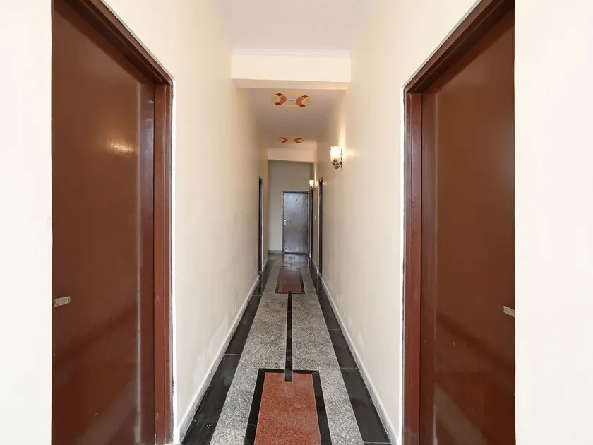 Hotel Mahima Palace by OYO Rooms - Image 1