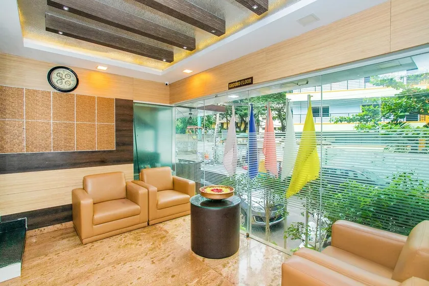 Hotel Corporate Park Inn - Image 1