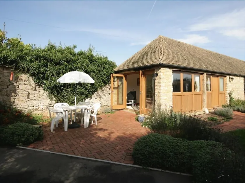 Laughtons Retreat - Image 1