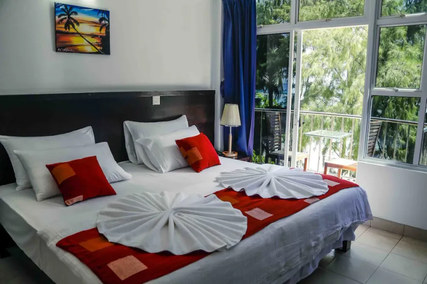 Sunny Suites Inn - Image 1