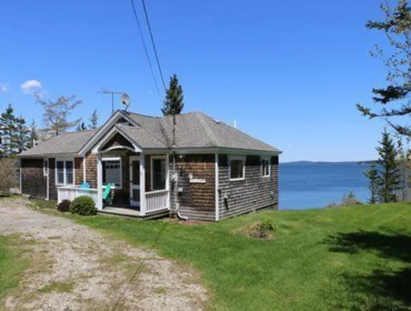 Barnacle on Flye Point - Three Bedroom Home - Image 1