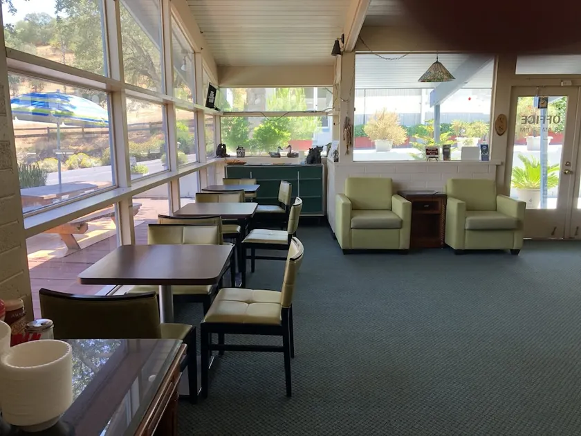 Sierra Lodge - Image 1