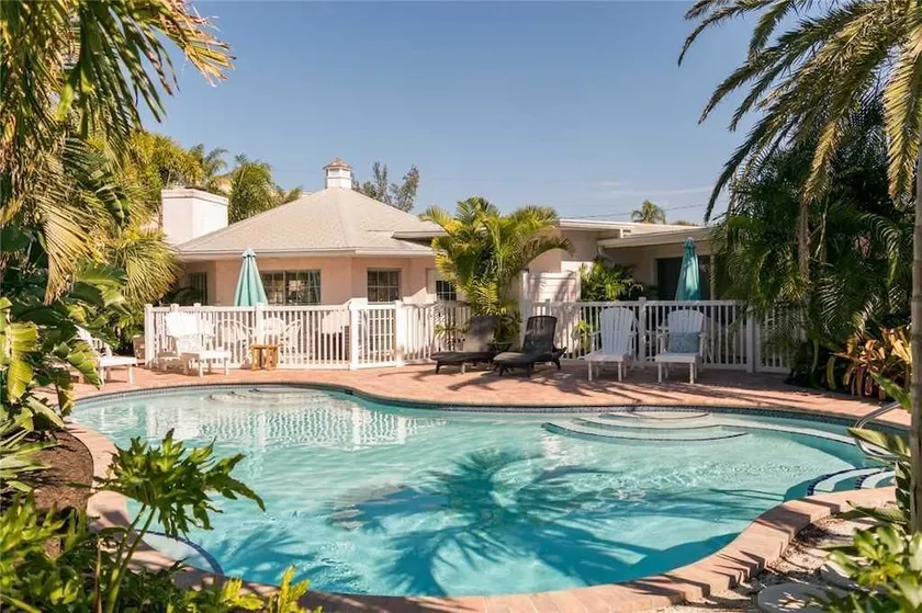 Anna Cabana Resort - Image 1