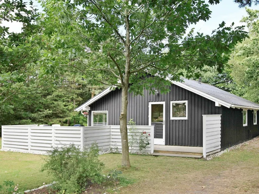 Contemporary Holiday Home in Oksbøl With Terrace - Image 1