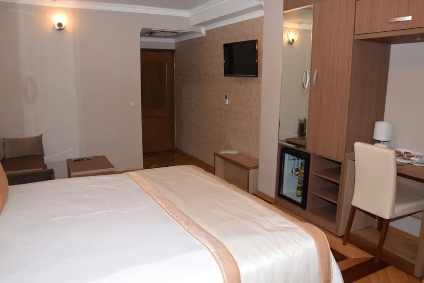 Hotel Elegance - Image 1