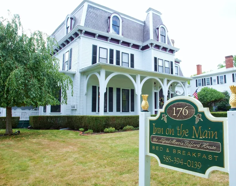 1840 Inn on the Main Bed and Breakfast - Image 1