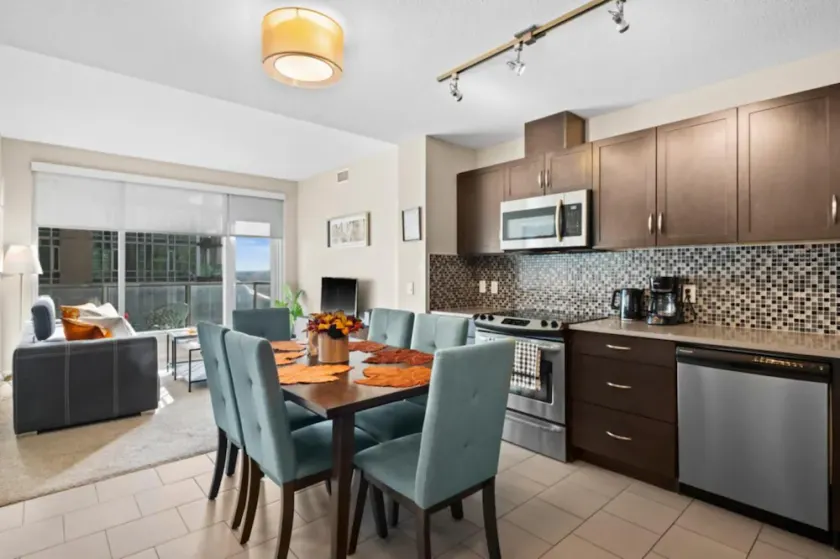 Modern Calgary Apartments - Calgary 1320 1St SE 1503 P4 2Bd 2bath - Image 1