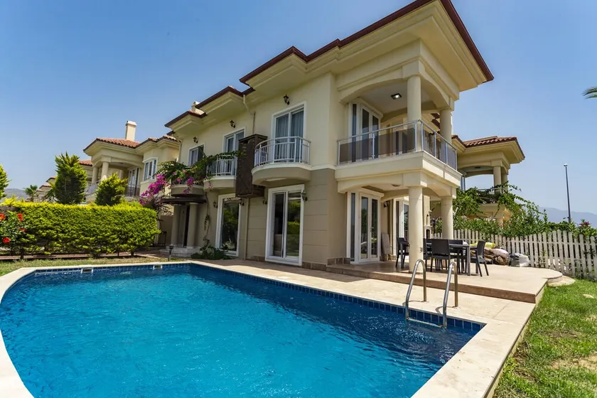 Coral 6 Villa - Image 1