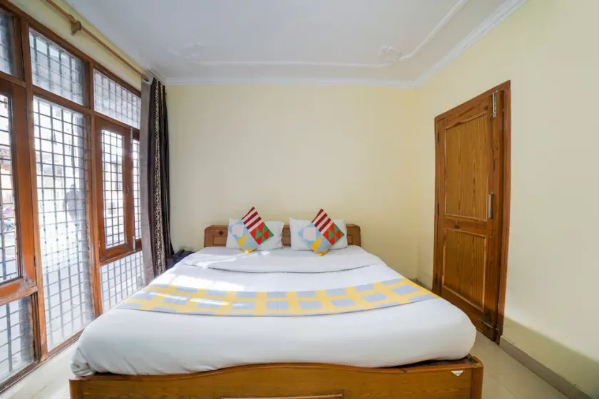 Goroomgo You & Me Nainital Near Mall Road with WIFI - Parking Available - Image 1