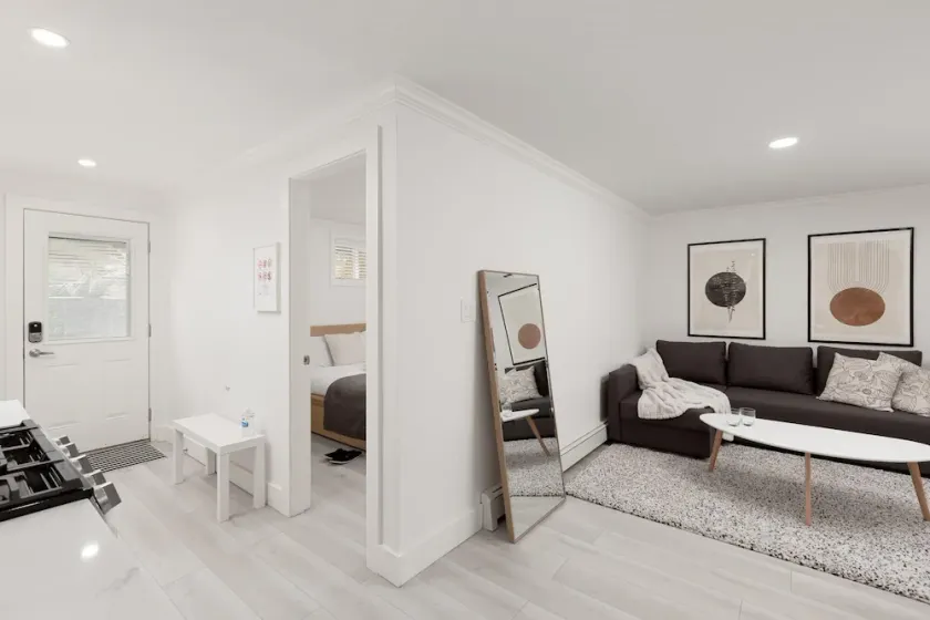 Newly Renovated and Tastefully Furnished 1 BD- 1bath Suite - Image 1