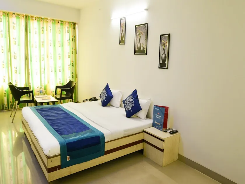 Hotel Theem Plaaza - Image 1