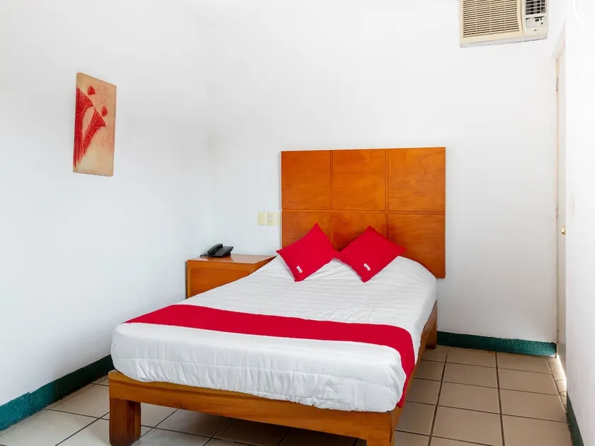 Hotel Carrillo Puerto - Image 1