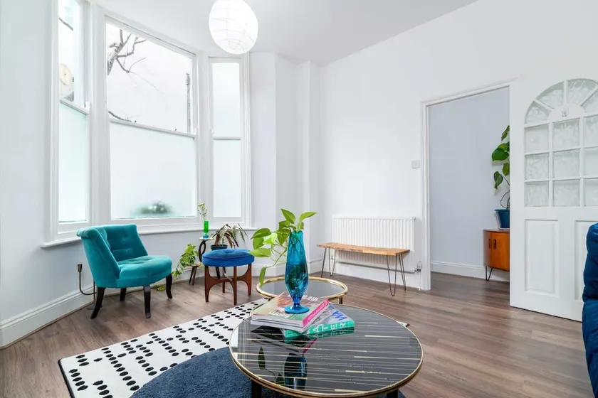 Bright Tranquil 1 Bed Flat in Peckham - Image 1